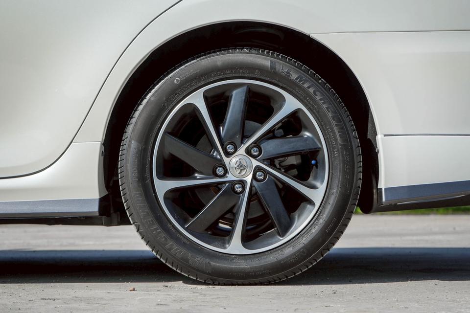 รหัสรถ CBL8637 TOYOTA CAMRY 2.0 G Extremo AT 2016