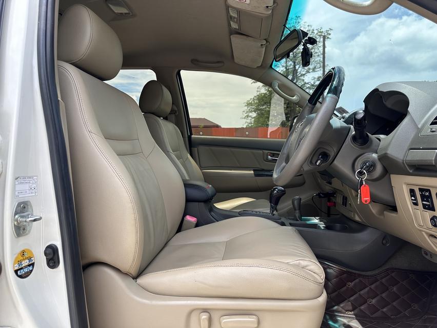 รหัสรถ PEAT9472 TOYOTA FORTUNER 3.0V 4WD ปี2013 สีขาว  11