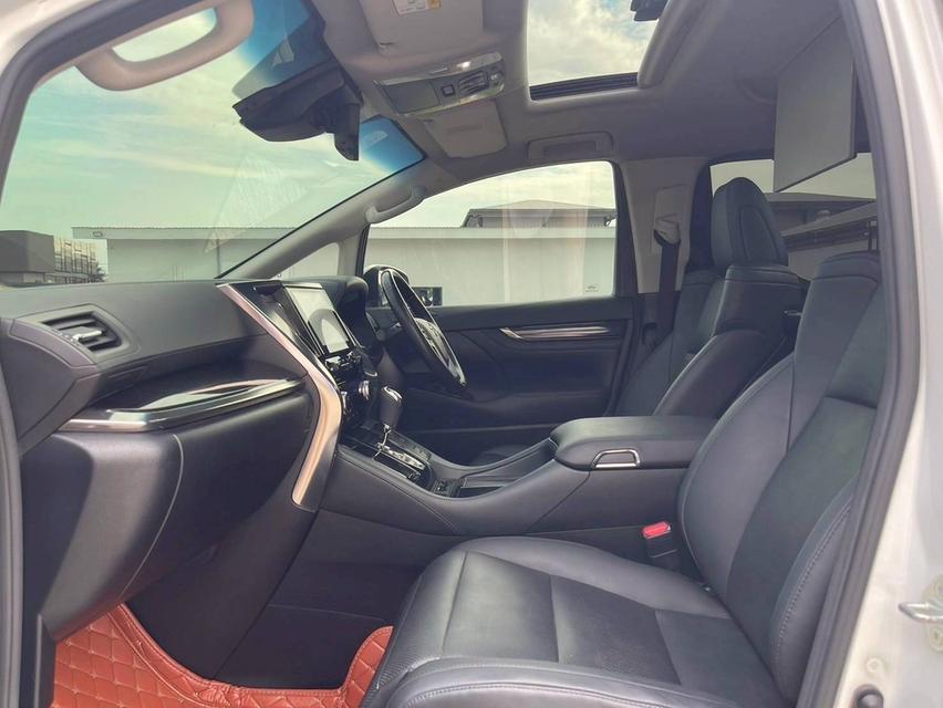 Toyota Alphard 2.5 SC Package MNC 2020 จด 2021 • Mileage: 64,000 km 16
