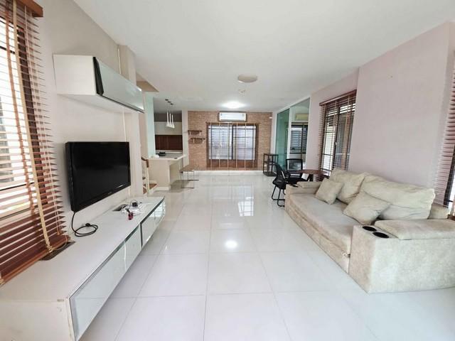 ให้เช่าบ้านเดี่ยว 2 ชั้น 87 ตร.ว. หมู่บ้านมัณฑนา เลค วัชรพล สุขาภิบาล 5 ถ.สายไหม 56 โซนทะเลสาบ 2