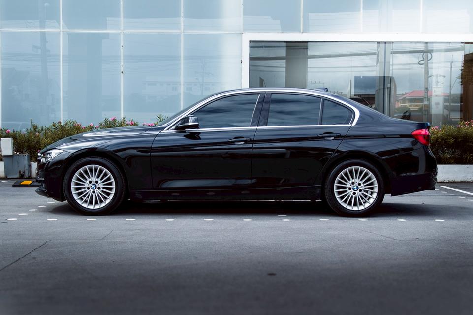 BMW 320d Luxury ปี 2017 ไมล์ 19x,xxx 4