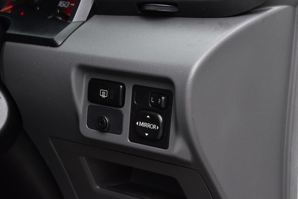 TOYOTA AVANZA 1.5S 2014 สีขาว 6