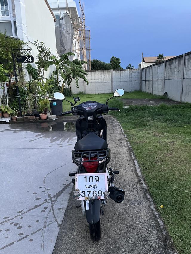 Honda wave 110i.