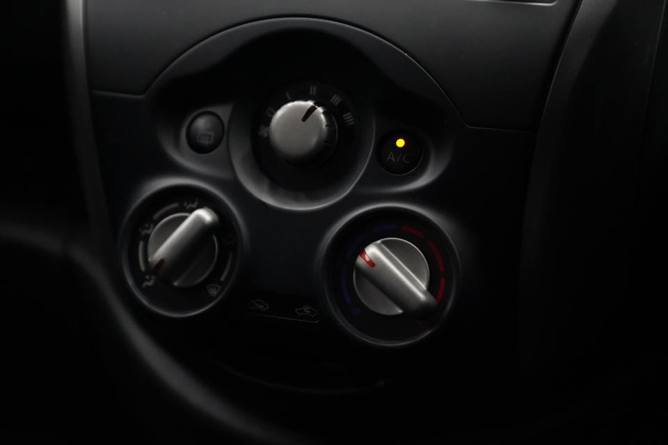 NISSAN MARCH 1.2 E CVT AT ปี 2018 สี แดง ไมล์น้อย พร้อมขับ โทร. 0922639576 เอ๋ 9