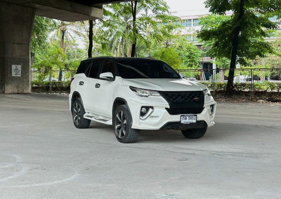 Toyota Fortuner 2.4 V ปี 2016