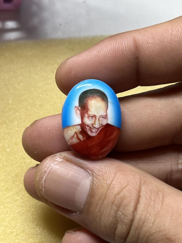 ล็อคเก็ตหลวงพ่อเกษม