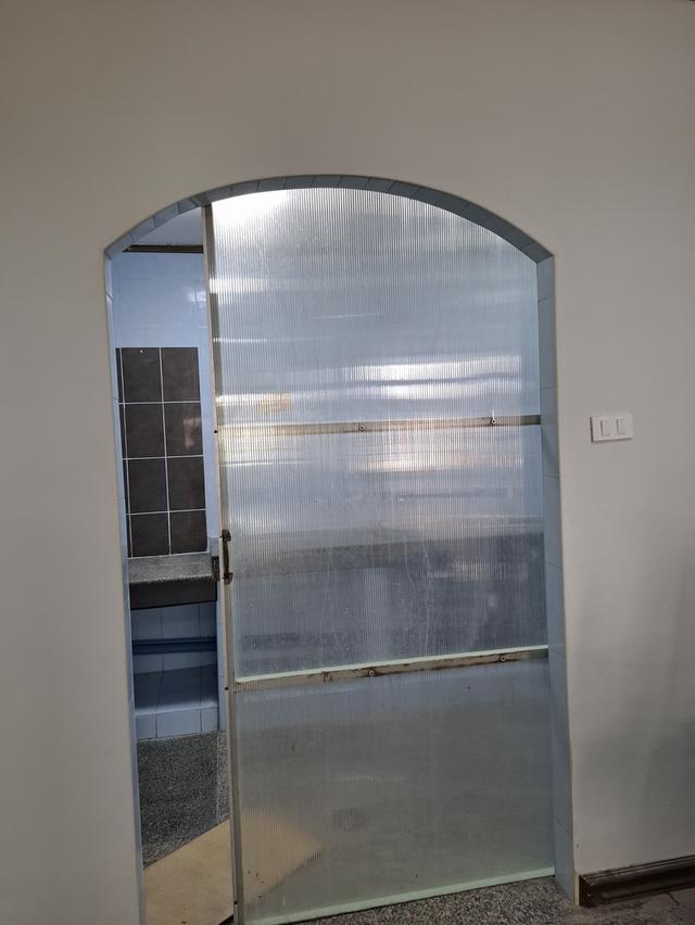 ทาวน์เฮ้าส์ 3 ชัั้น 2 หลังทะลุถึงกัน อยู่ในหมู่บ้านสินทวีสวนธน 1 14