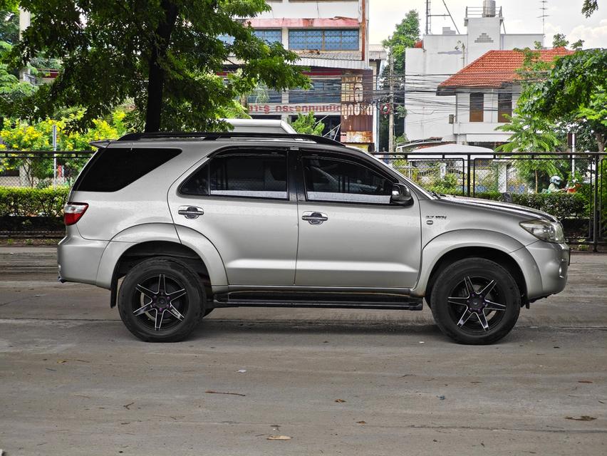 ขายรถ Toyota Fortuner 2.7V ปี 2011 สีเทา เกียร์ออโต้ 8