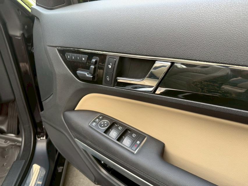 Mercedes-Benz E 200 Cabriolet AMG Dynamic (W207) ปี 2011 รูปที่ 12