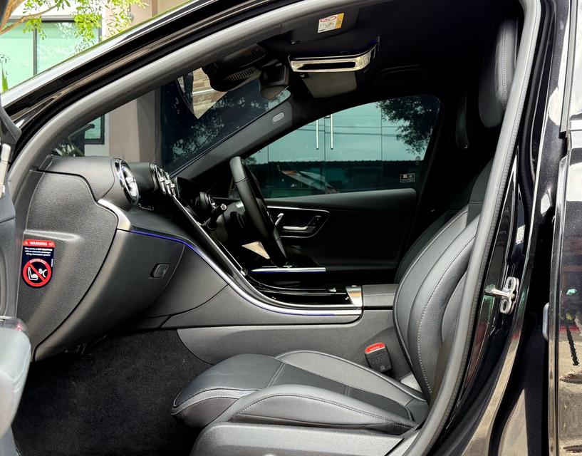 2023 BENZ C220D W206 รถมือเดียวออกป้ายแดง รถวิ่งน้อย เข้าศูนย์ทุกระยะ ไม่เคยมีอุบัติเหตุ วารันตียังเหลืออีกนานครับ 13