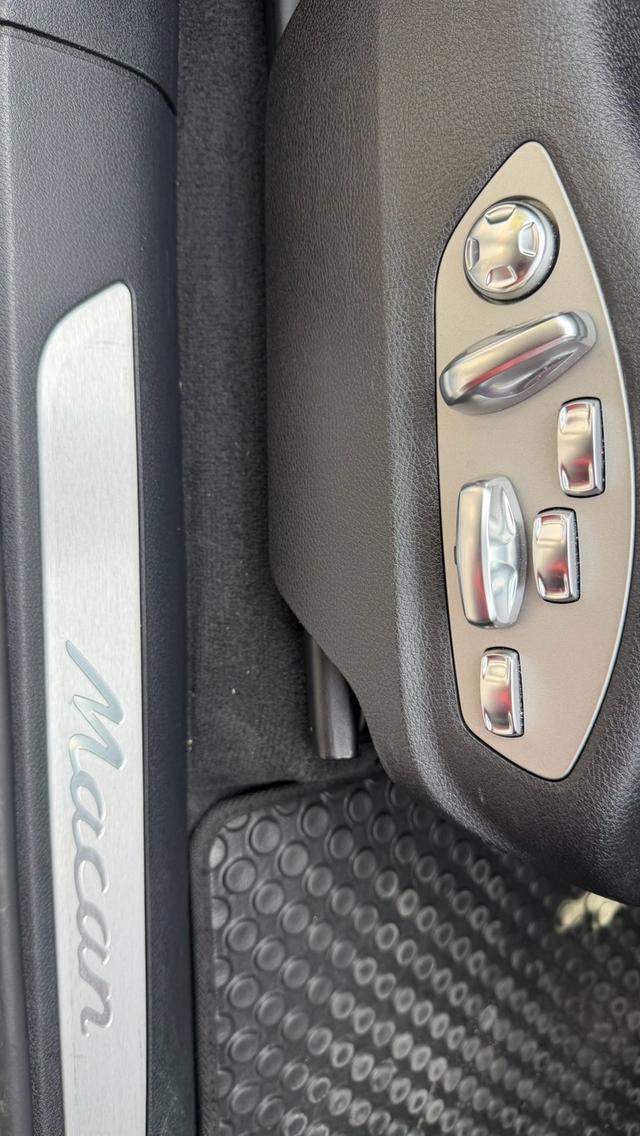 (แจ้งรหัสรถ KPV246) 2022 PORSCHE MACAN 2.0 Facelift สี crayon ภายในแดง รูปที่ 13