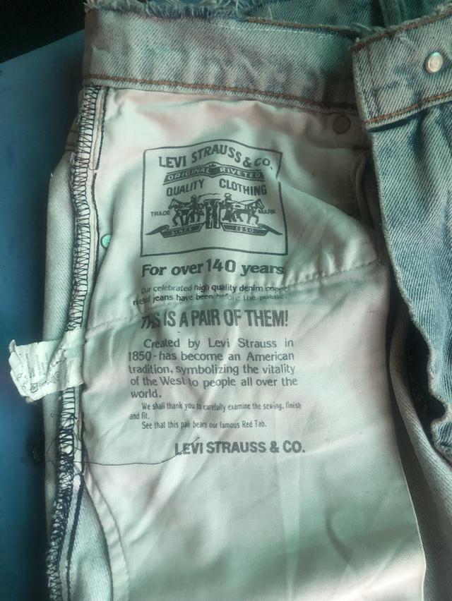 กางลีวาย สนจัยทักมาทางไลน์ ได้นะครับ 2