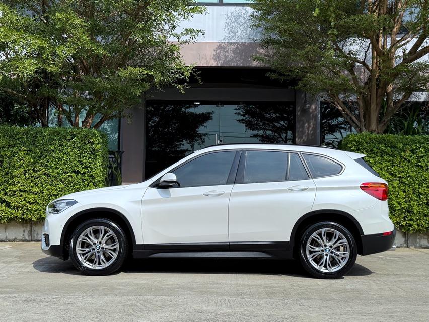 2020 BMW X1 F48 รถมือเดียวออกป้ายแดง สภาพป้ายแดง วิ่งน้อยเพียง 50,000 กม ไม่เคยมีอุบัติเหตุครับ 4