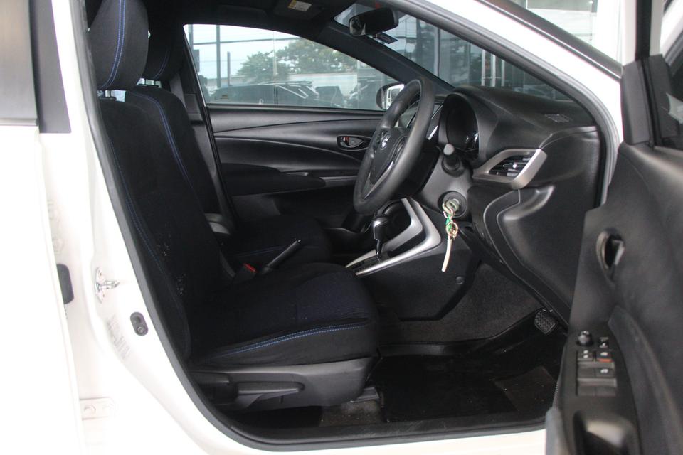 Yaris 1.2Mid Cross  7