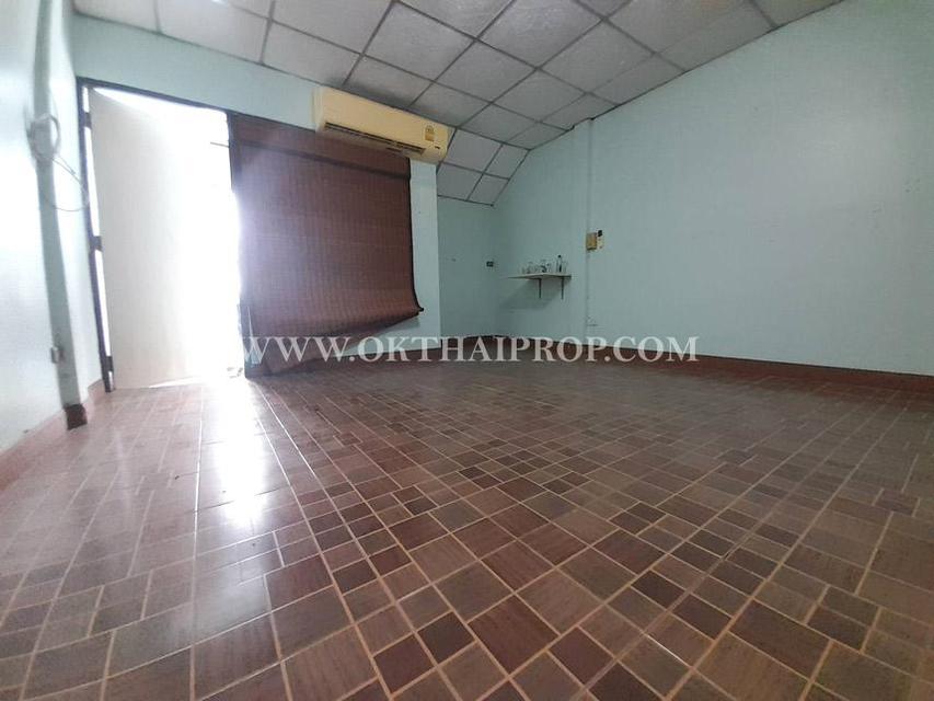 ทาวน์เฮ้าส์ 2 ชั้น หมู่บ้านลานทอง ติวานนท์-ปากเกร็ด นนทบุรี 10