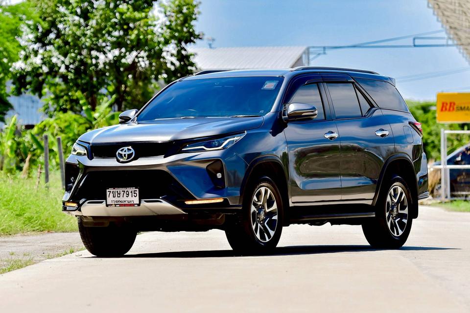 Toyota Fortuner 2.4Leader ปี23