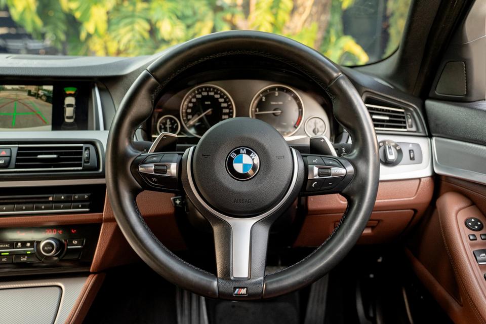 BMW 525d M Sport LCI โฉม F10  ปี 2015 📌𝗕𝗠𝗪 𝟱𝟮𝟱𝗱 lci ดีเซล เข้าใหม่ค่าา! ราคาไฟลุก 9 แสนบาทเท่านั้น ❤️‍🔥 4