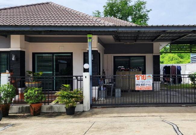 ขายบ้านเดี่ยว หมู่บ้านเอพลัส การ์เด้นโฮม เนื้อที่ 54 ตร.ว. 1 ชั้น 3 นอน 2 น้ำ 1