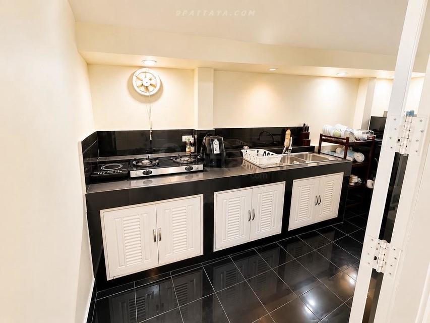 For Sale — Investment House in Thappraya Soi 15, PattayaHouse for sale in a prime location on Thappraya Soi 15, Pattaya. Suitable for personal living 7