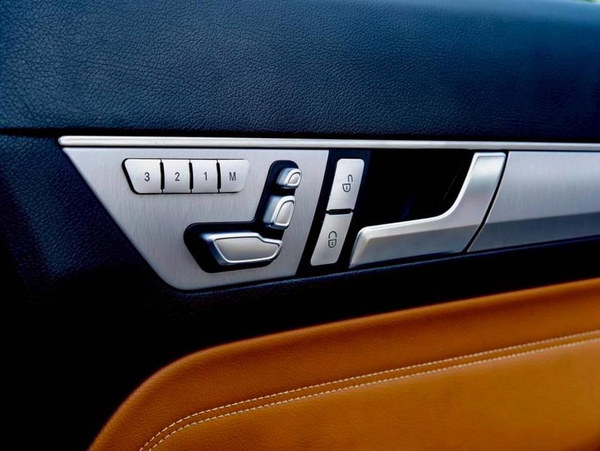 รหัสรถ PR8225 Benz W207 E200 Coupe AMG Package Facelift 12
