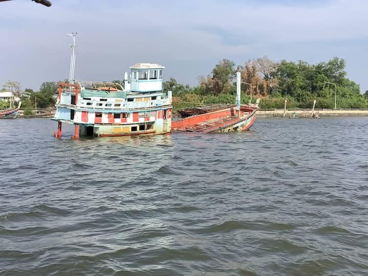 ขายเรือประมง 2 ลำ 2