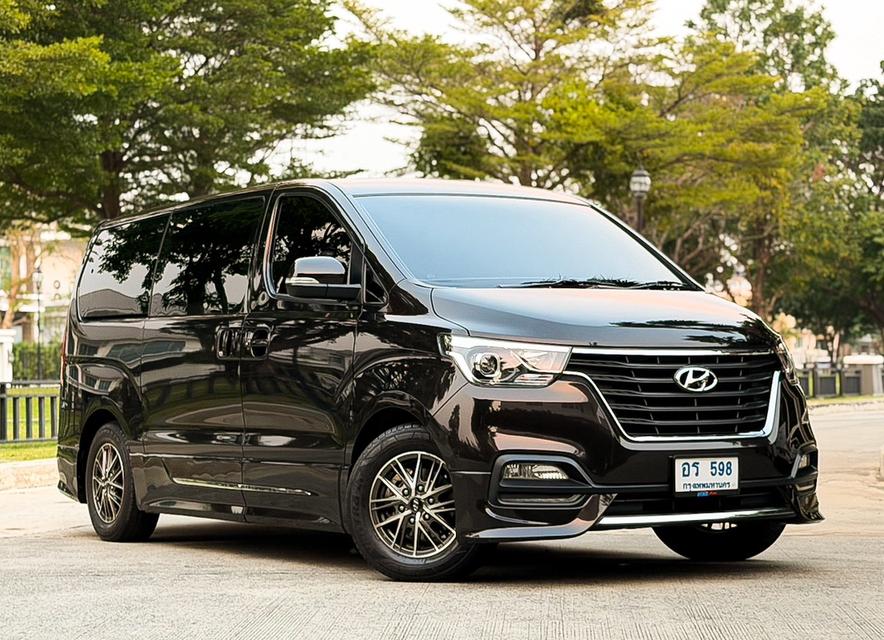 รหัสรถ AVA598 📌 🇰🇷 Hyundai H1 Elite NS ปี 2023 แท้ ใช้น้อย 5 หมื่นโล