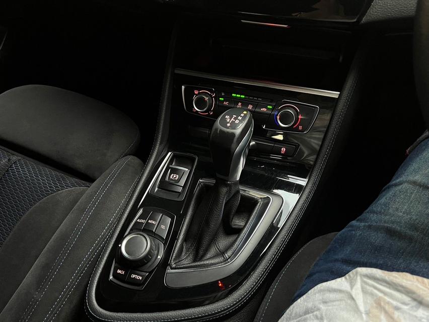 BMW 218i 1.5 F45 Active Tourer Hatchback 8