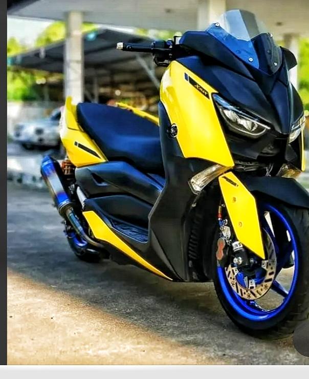 Yamaha Xmax สีเหลือง 1