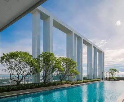 Notting Hill Condo Sriracha 13