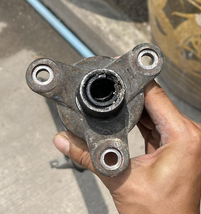 เพลากลาง เบ้นซ์ W202 C220 มือสอง 1 เส้น ขายขาด ไม่มีประกัน 2