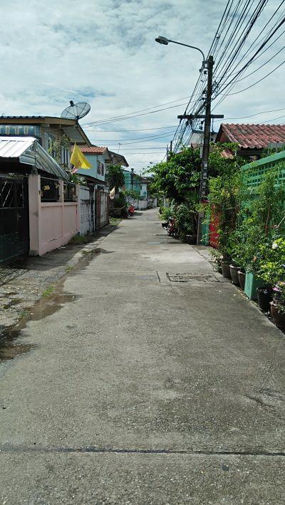 ขายที่ดินพร้อมบ้านเก่า แปลงเล็ก ขายตามสภาพต้องสร้างใหม่ทั้งหมด ทำเล เหมาะอยู่อาศัย สำโรง สมทุรปราการ 5