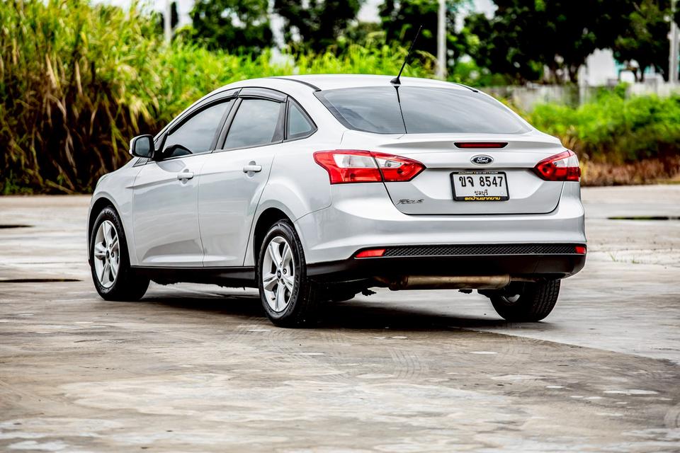 Ford focus 1.6 Sedan ปี 2012 สีเทา  8