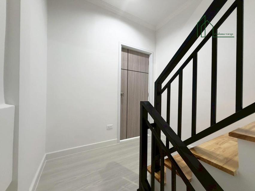 ทาวน์โฮม 3 ชั้น เล่นระดับ ซอยนาคนิวาส37 โชคชัย 10