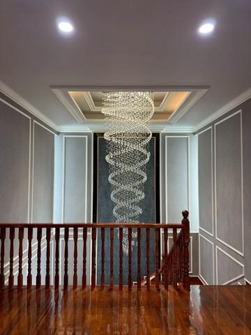 ขายบ้านเดี่ยว 2 ชั้น ปลูกสร้างเอง แปลงที่ดินใหญ่ 1 ไร่ พื้นที่ใช้สอยสำหรับครอบครัวขนาดใหญ่ พร้อมบิ้วอินทั้งหลัง > ซอยเเสนหวี 5 ใกล้สถานีรถไฟฟ้ารถไฟฟ้า 13