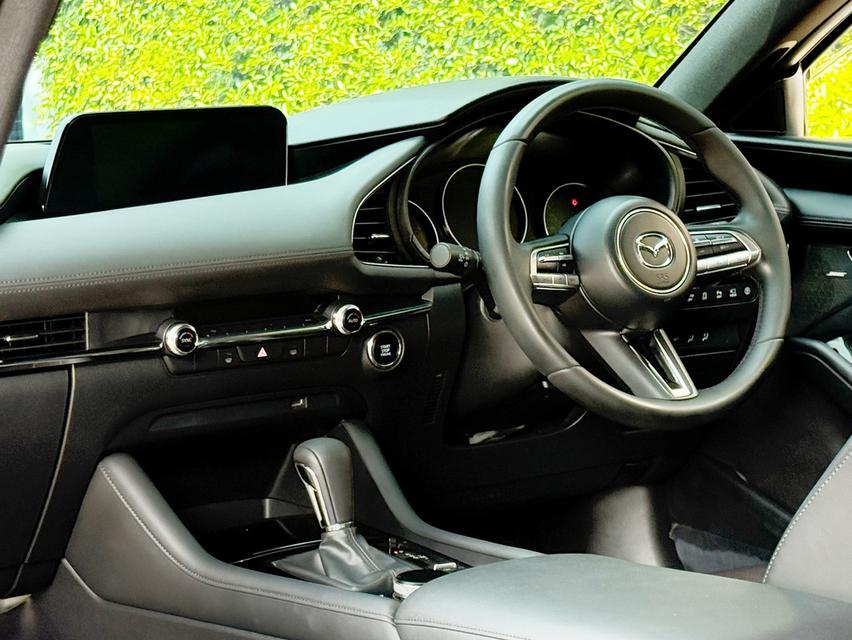 2020 MAZDA 3 2.0 SP SPORT รุ่น TOP รถสภาพสวยสมบูรณ์ พร้อมใช้งาน รถเข้าศูนย์ตามระยะ รถไม่เคยมีอุบัติเหตุครับ 12