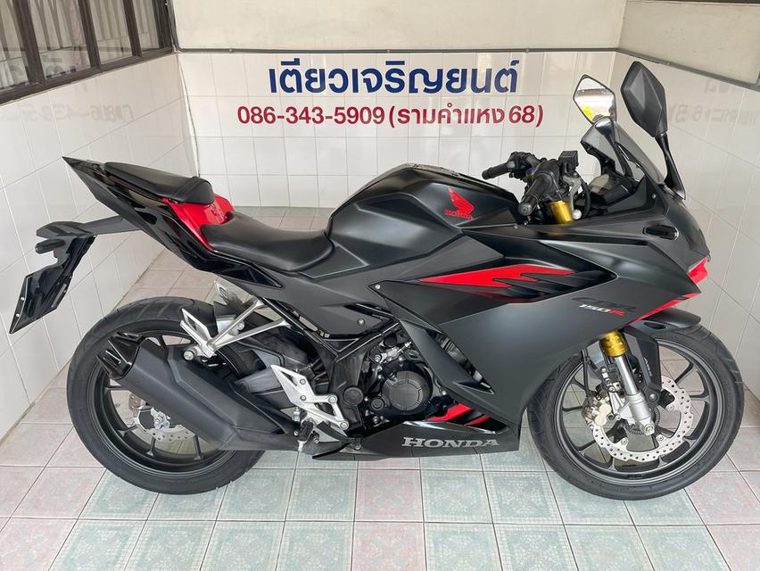 CBR150R ABS ผ่อนได้ ไม่ต้องค้ำ มีประกัน มีเก็บปลายทาง เอกสารครบ สภาพใสกริ๊บ ชุดสีไร้ริ้วรอย เครื่องเดิม วิ่ง6000 ปลายปี65 3