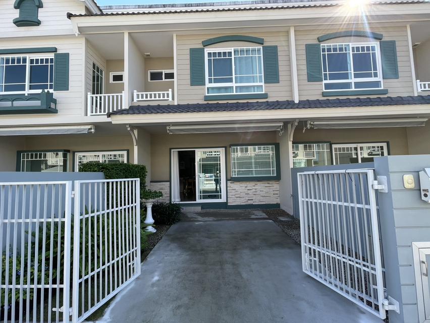 🏡 ทาวน์โฮมสองชั้นในโครงการ ทำเลใกล้ตลาดและเซ็นทรัลเชียงใหม่ #สันทราย ราคาเพียง 22,000 บาท/เดือน✨ 清迈两层联排别墅出租 2 卧室 3 卫生间 – 租金 22,000 泰铢/月 ✨ 1