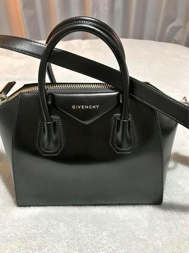 ขออนุญาติขายครับ Givenchy Antigona Small Bag 1