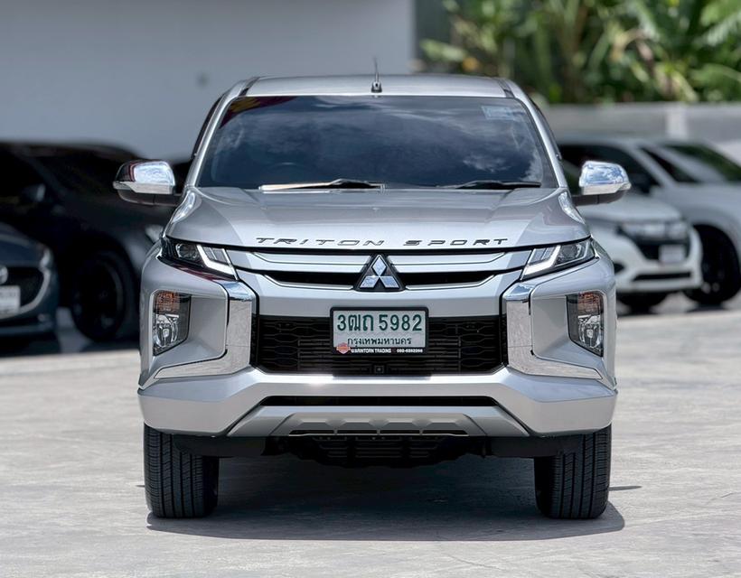 ปี 2021 MITSUBISHI TRITON, 2.4 GT โฉม PLUS MEGA CAB สีเทา เกียร์ธรรมดา