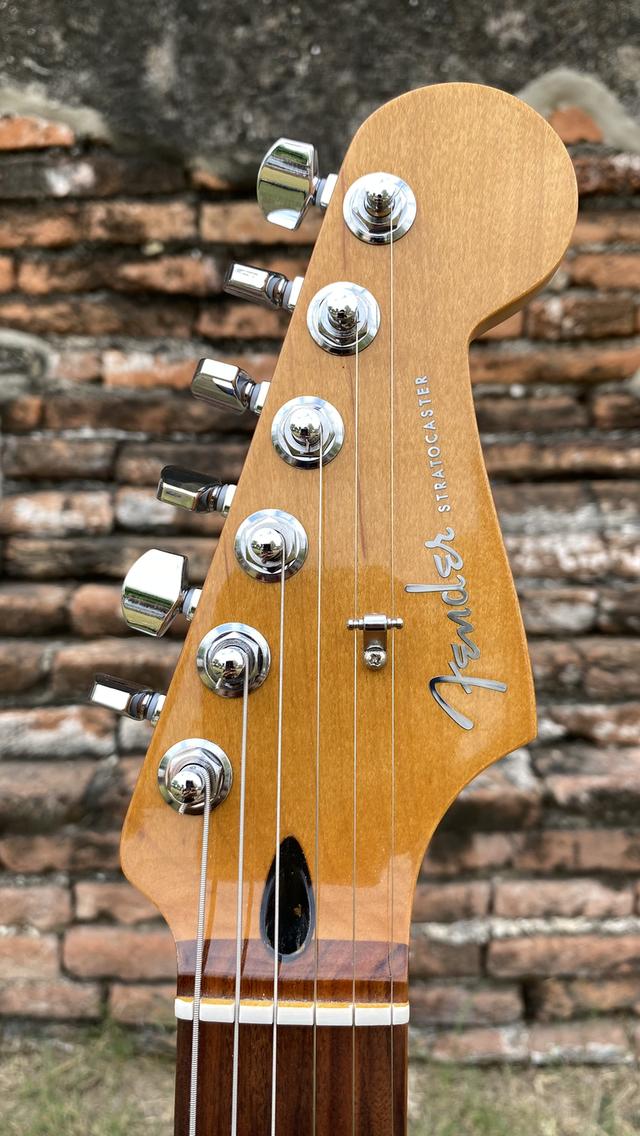 กีตาร์ Fender Player Plus 2024