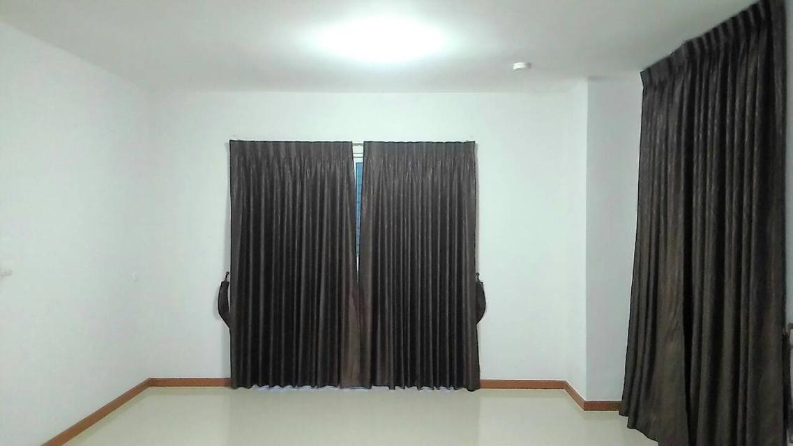 ให้เช่าทาวน์เฮ้าส์ใหม่ 2 ชั้น หมู่บ้านเดอะทรัสต์ ลำลูกกาคลอง 5 ใกล้ Big c วัดแจ้งวังหิน,บิ๊กซีคลอง5,มอเตอร์เวย์ บ้านหัวมุม  ไม่รับสัตว์เลี้ยง 7