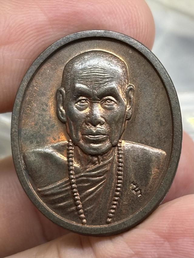เหรียญ หลวงปู่หล้า ตาทิพย์ (ครูบาหล้า จันโทภาโส) วัดป่าตึง สันกำแพง เชียงใหม่ พ.ศ.๒๕๓๑ เนื้อนวโลหะ สวยครับ