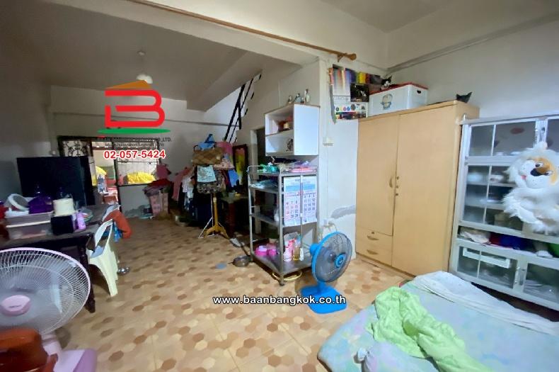 ทาวน์เฮ้าส์ หมู่บ้านมโนรมย์ (ใกล้ซาฟารีเวิลด์) เนื้อที่ 18 ตรว. แขวงบางชัน เขตคลองสามวา 5