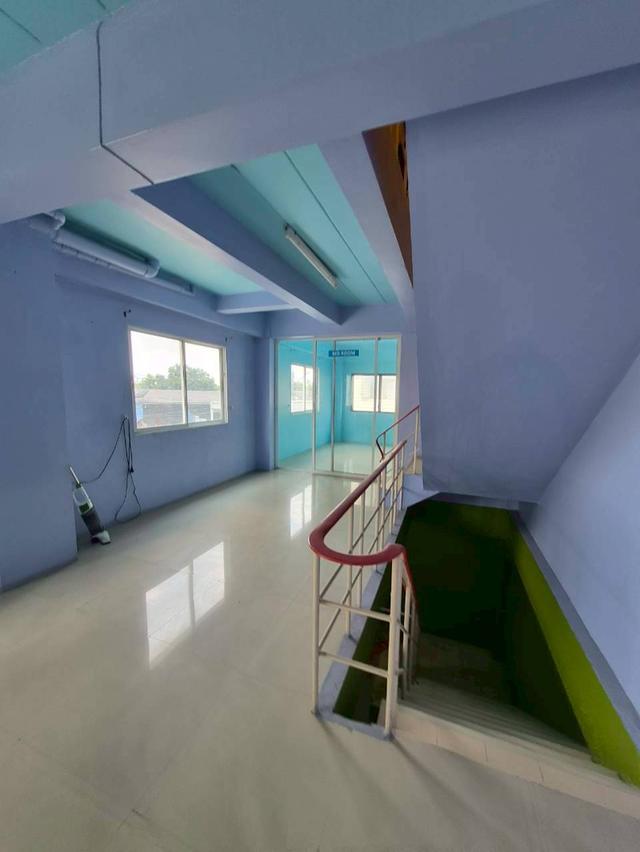 อาคารพาณิชย์ 3 ชั้น ครึ่ง ที่ดิน 56.2 ตารางวา ตึกแฝด (ใกล้นิคมปิ่นทอง1) อ.ศรีราชา จ.ชลบุรี 7