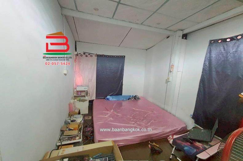 บ้านเดี่ยว หมู่บ้าน ปิ่นเจริญ 1 (ซอยสรณคมน์ 19) เนื้อที่ 30 ตรว. ใกล้สนามบินดอนเมือง ถนนสรงประภา แขวงสีกัน เขตดอนเมือง กรุงเทพฯ 11