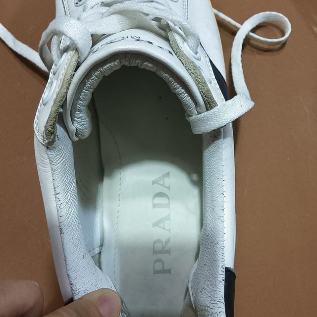 Prada MILANO Leather SneakersSize. 41⭐⭐⭐⭐ Pre-owned/ Good Condition🔥 Price : 950฿ รูปที่ 7