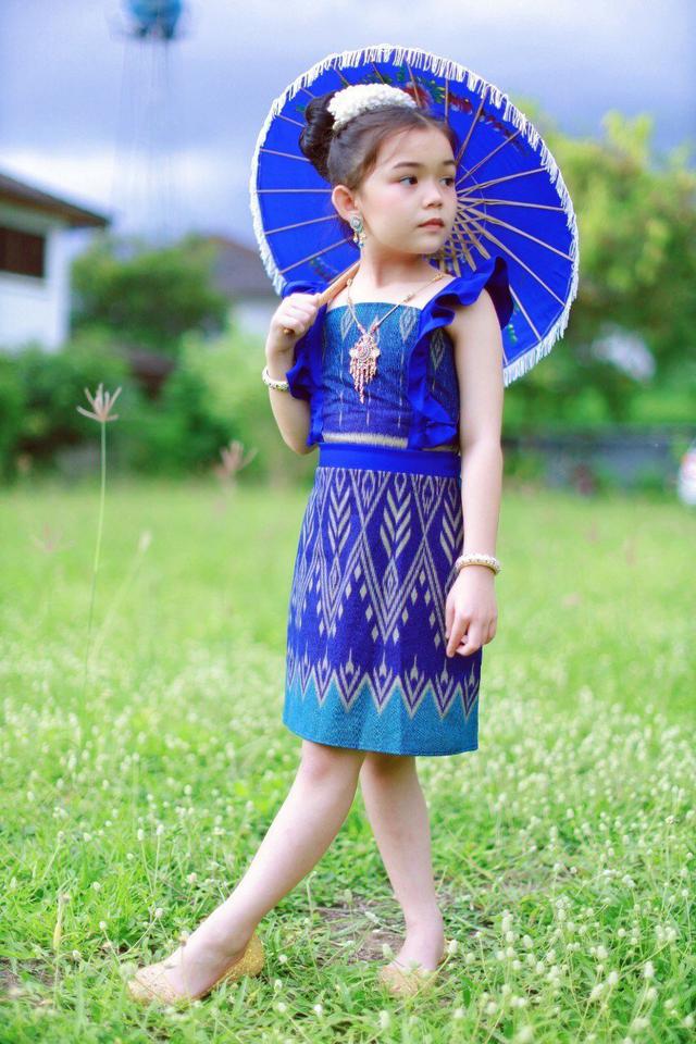 รูป ชุดไทยเด็กหญิง เดรสผ้าไทย 2