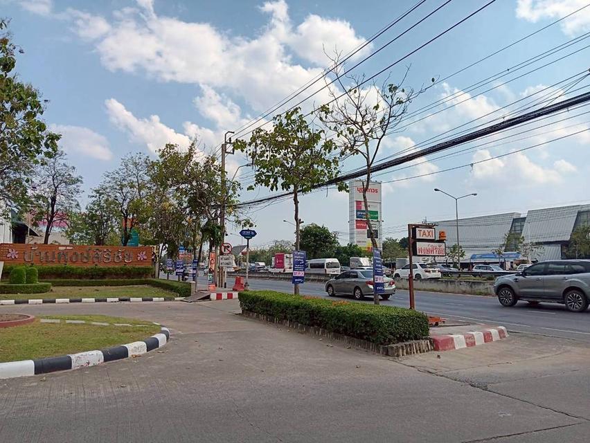 🏠ขายบ้านเดี่ยวที่ดิน51.xตรว. หมู่บ้านพงษ์ศิริชัย3 ติดถนนบรมราชชนนี กทม. 4ห้องนอน2ห้องน้ำ พื้นที่ใช้สอยในบ้านประมาณ178ตรม.หน้าบ้านทิศเหนือ ราคา 5.49Mb 12