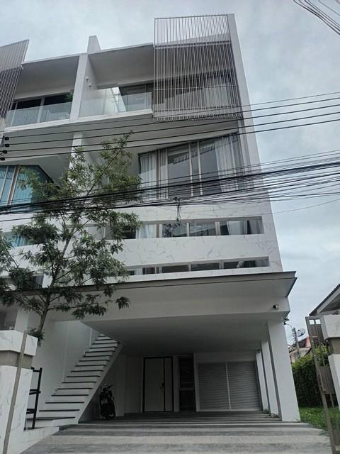 ให้เช่า Luxury Townhome 4 ชั้น พร้อมลิฟต์ส่วนตัวทุกหลัง โครงการ LUXE 35  1