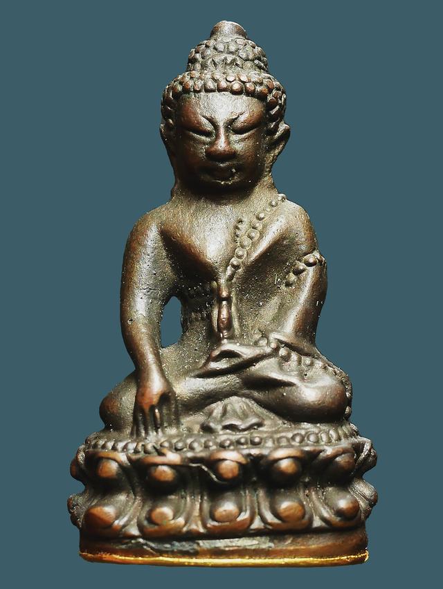 พระกริ่งชินบัญชร หลวงปู่ทิม วัดละหารไร่ ปี 2517...ก้นทองคำ ตอกโค๊ตเลข ๑๙ และโค๊ตศาลา